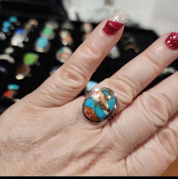 Spiny Oyster Silver Ring size 8 - Picture 3 of 3